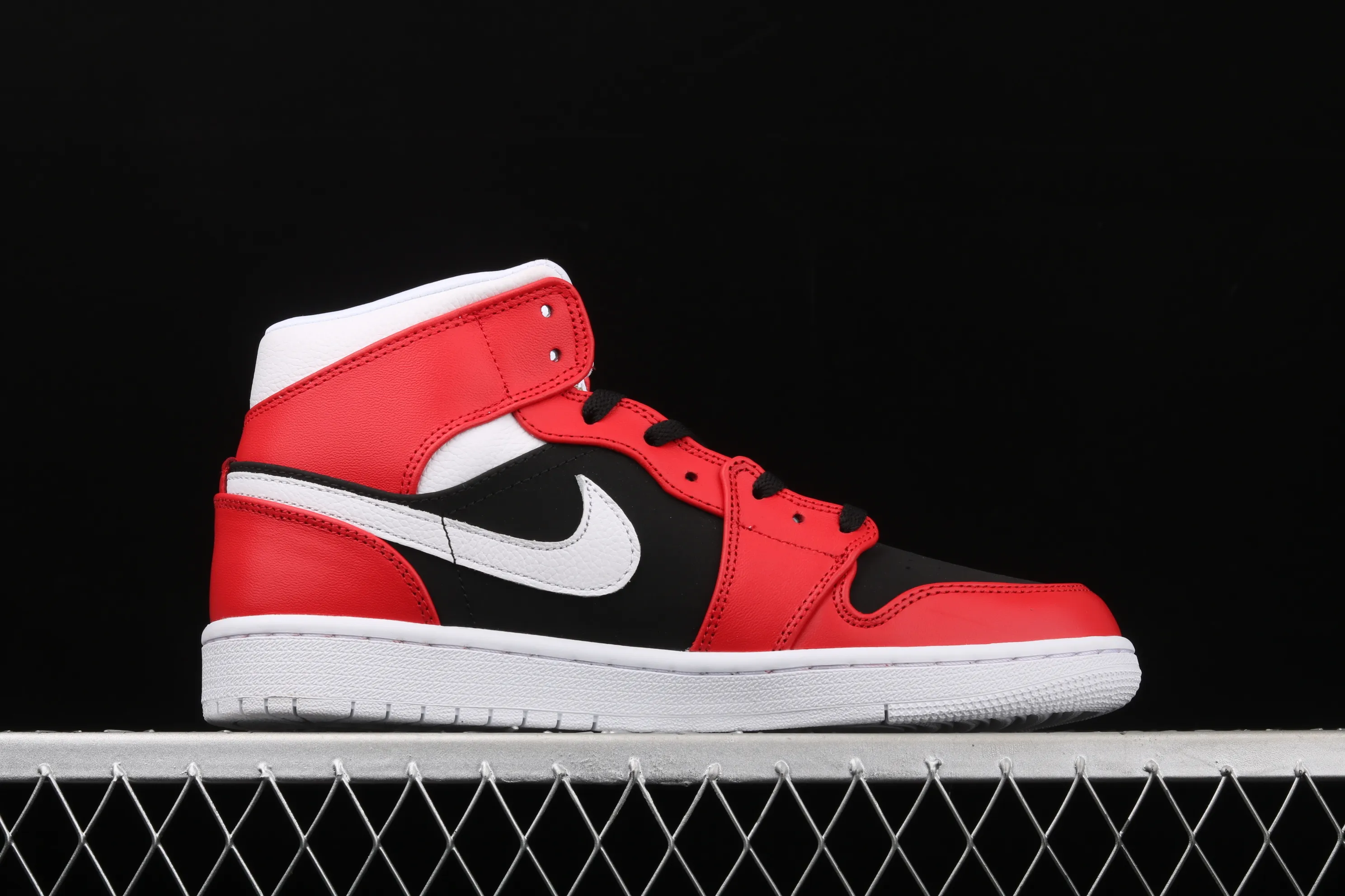 All categories Air Jordan Jordan series basketball shoes Air Jordan 1 Mid Air Jordan1 Mid AJ1 Joe 1 Little Chicago China basketball shoes BQ6472-601